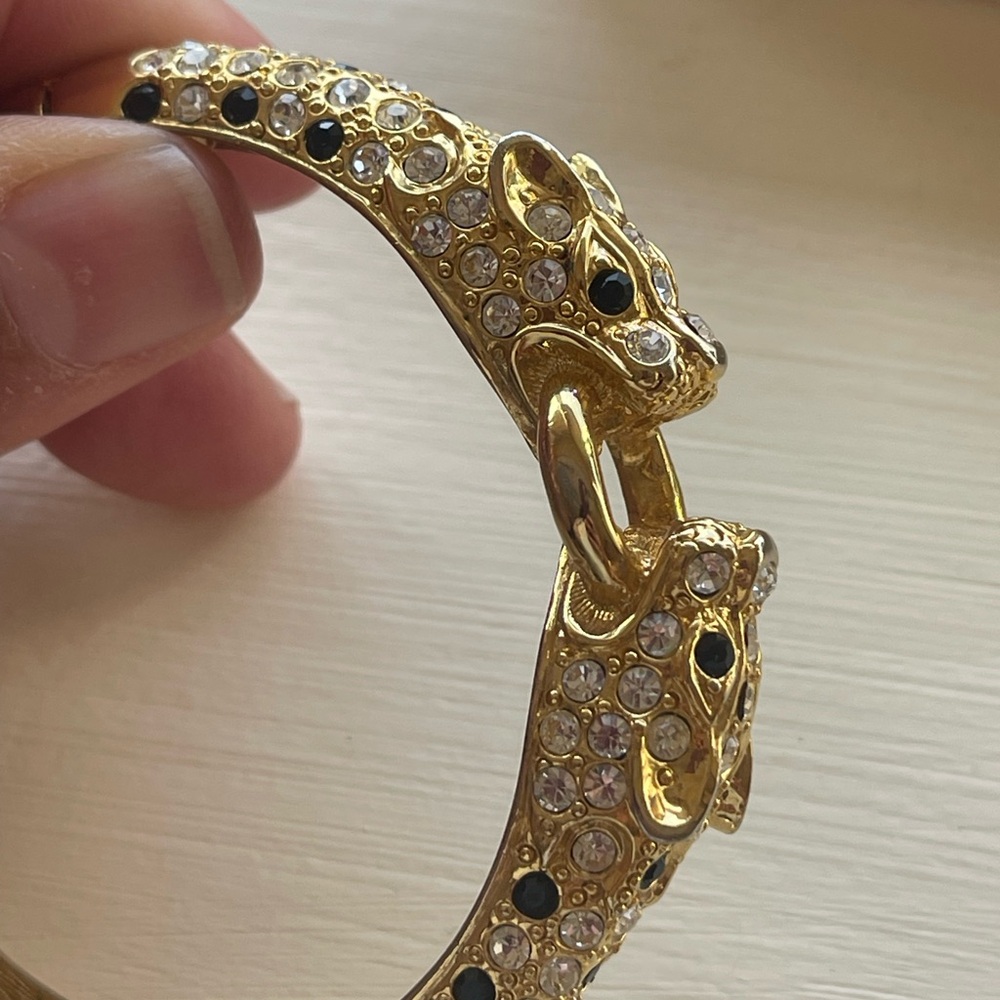 Vintage Leopard Panther Bracelet Gold Tone Rhinestone Hinged Bangle Animal Head - Picture 3 of 8